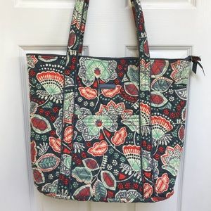 Vera Bradly tote Nomadic Floral